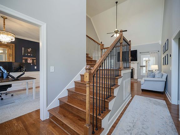 5th image of 7021 Venetian Way
