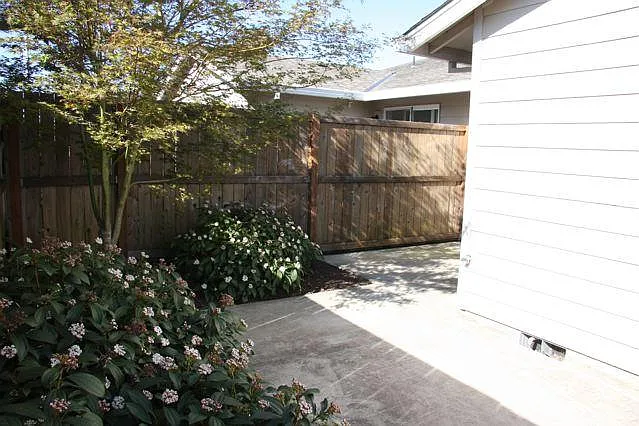515 SW West Hills Dr — Photo 10