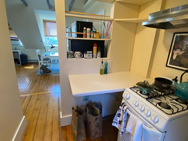 32 Irving St #4 — Photo 2