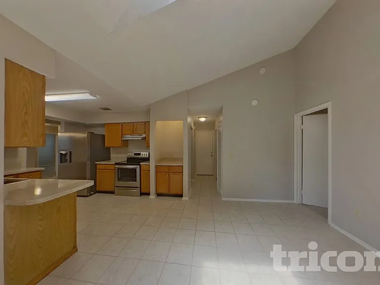 7943 Longshadow Ct — Photo 3