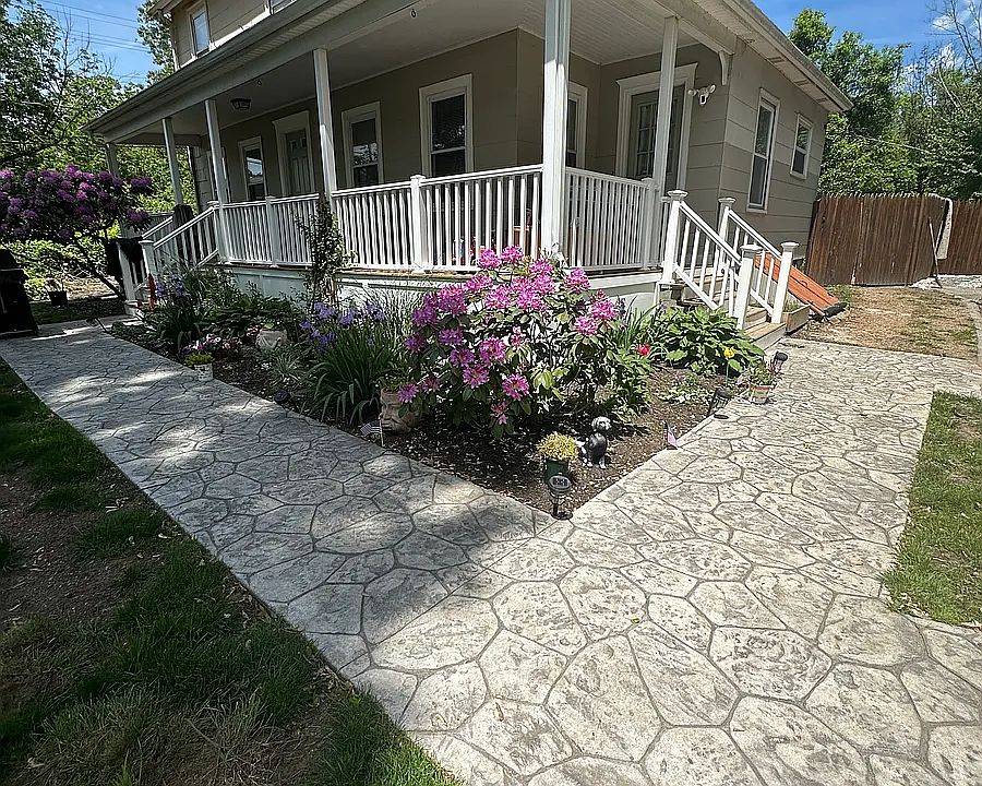 1st image of 567 Thacher St #1