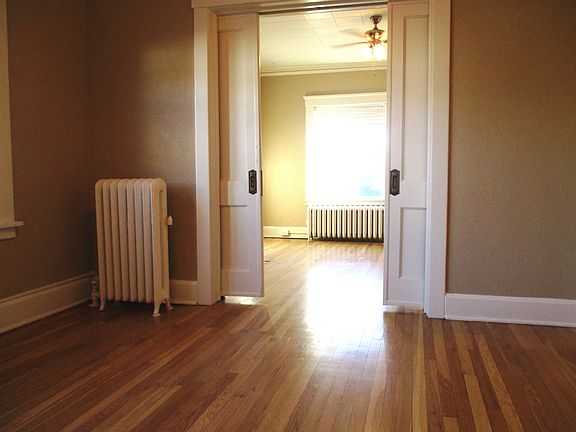 3rd image of 3301 Dewey Ave APT 06