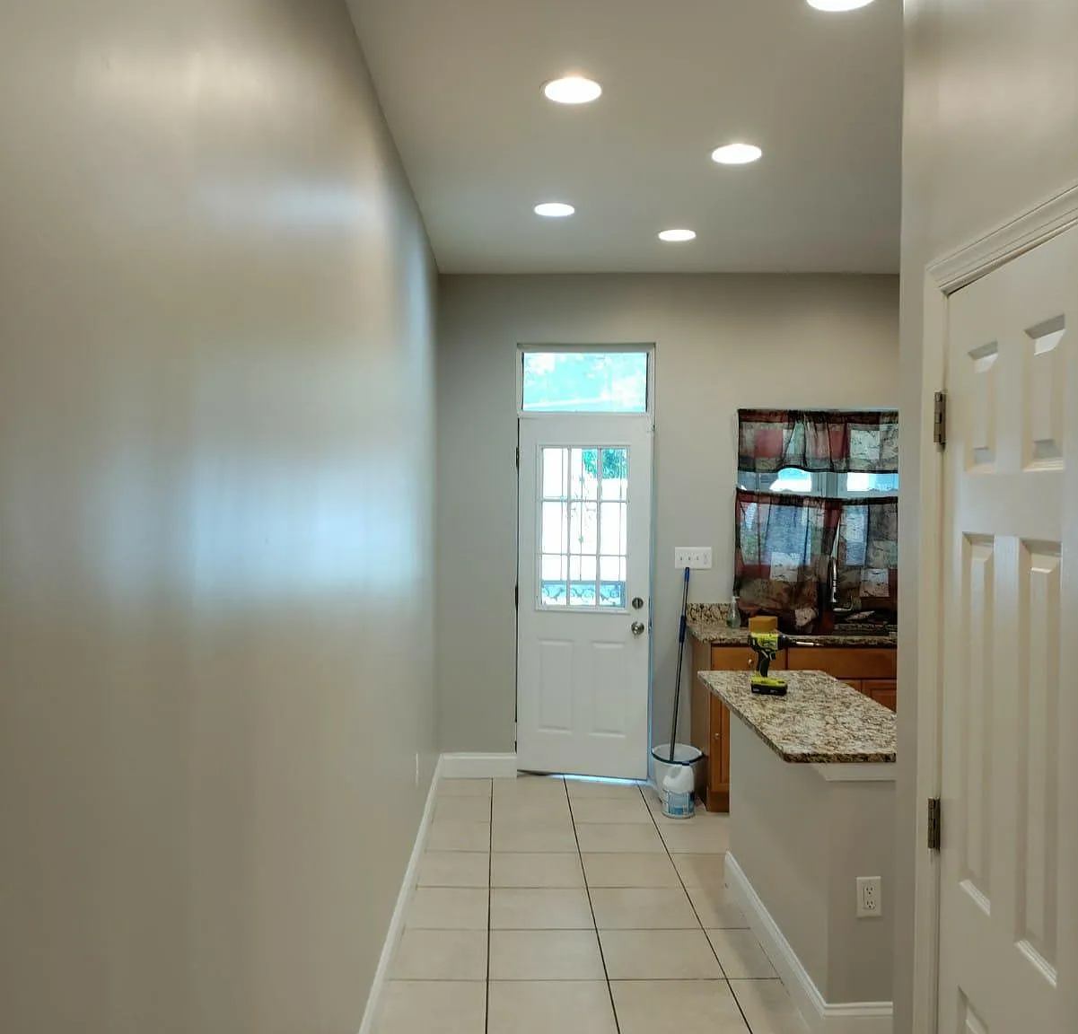 4 bed, 1.5 bath, 1400 sqft, $1,755 — Photo 3