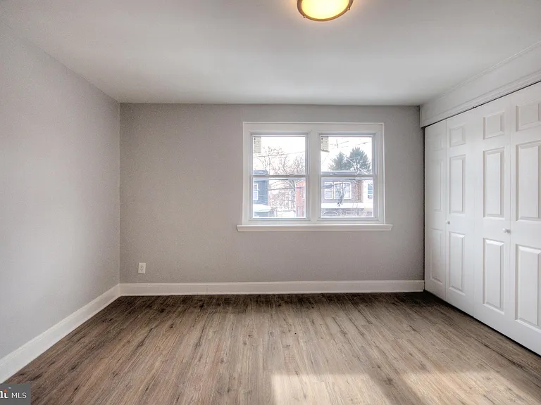 1327 Jackson St — Photo 31