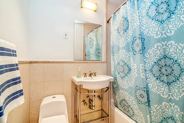 Sold by Compass | media 23