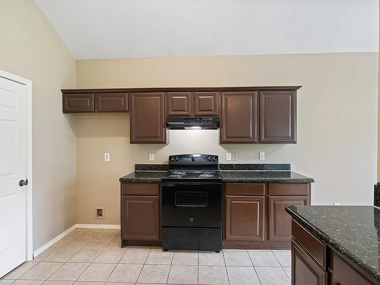 9104 N Green River Dr #A — Photo 11