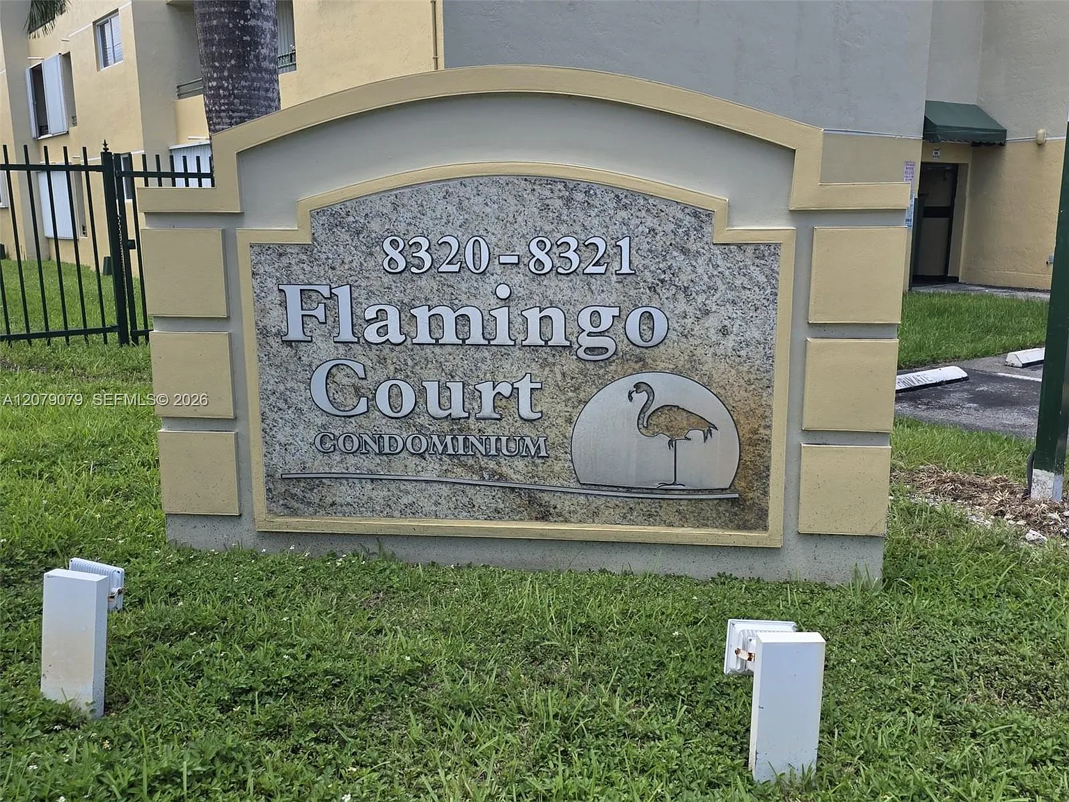 Flamingo Court Condo — Photo 2