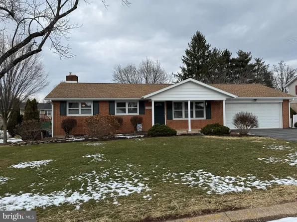 3011 Bedford Pl, York, PA 17408