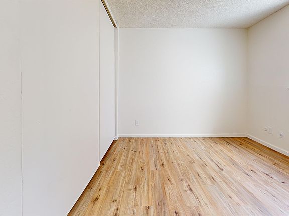 5th image of 330 Bird St #3