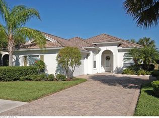 2246 Heydon Cir W, Naples, FL 34120