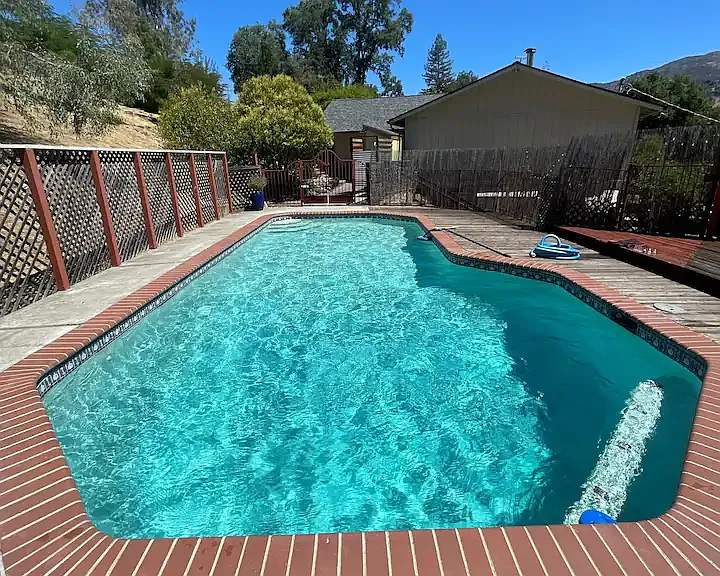 Riverside Dr — Photo 1