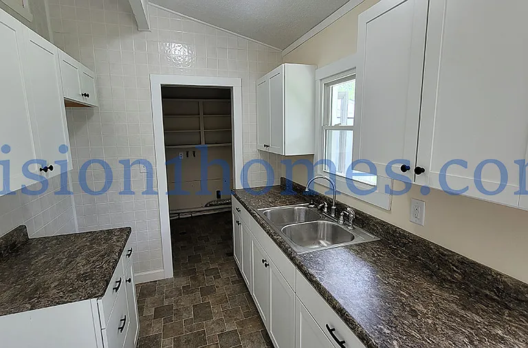 1605 Karen St — Photo 8