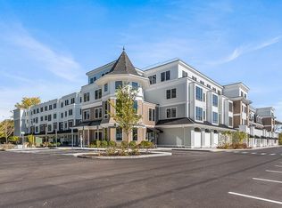 22 Everett St #429, Westwood, MA 02090