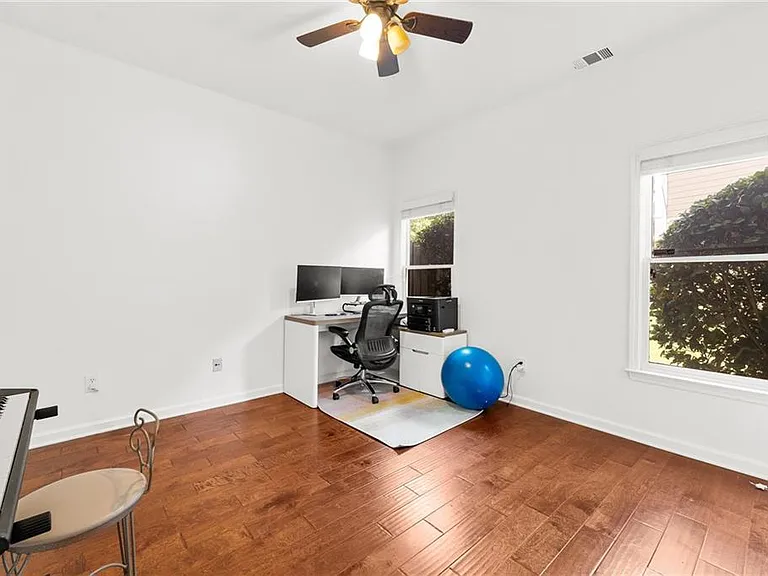 790 Milton Oaks Dr — Photo 27