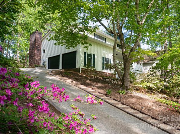 3 Silverstone Dr, Asheville, NC 28805
