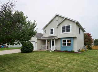 1114 Dundee Dr, Racine, WI 53402