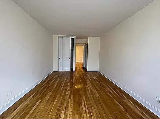 Rented by Queens Apartments Realty LLC | media 9