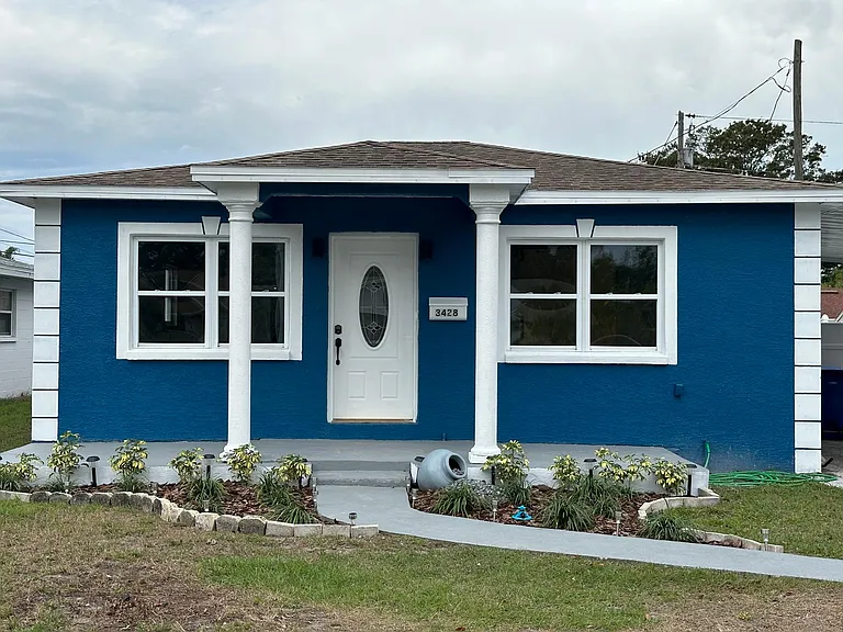 3428 Ithaca St N — Photo 3