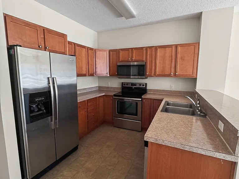 403 Valdez Ct — Photo 4
