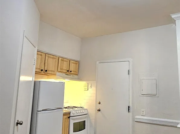 327 Jackson Street image 12 of 47