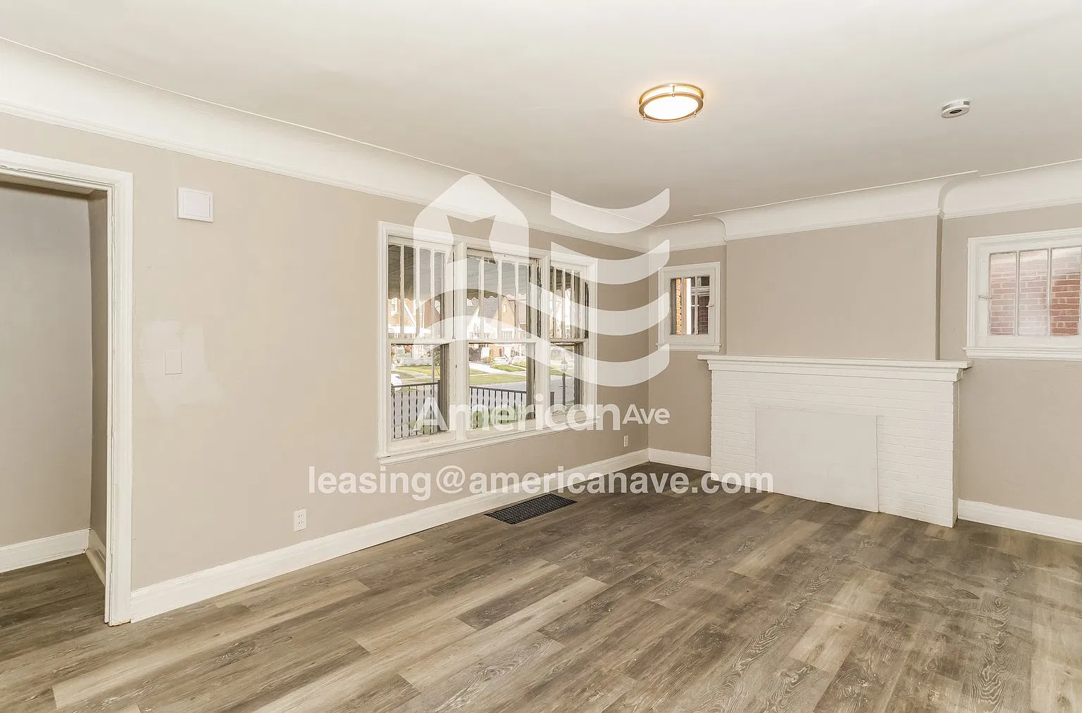 3 bed, 1.5 bath, 1287 sqft, $1,318 — Photo 3