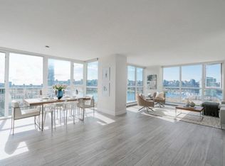 289 Drake St #2203, Vancouver, BC V6B5Z5