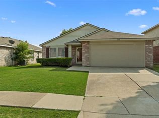 2352 Live Oak Dr, Little Elm, TX 75068