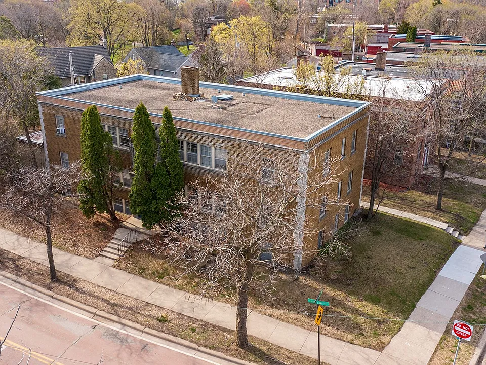 2825 Cedar
