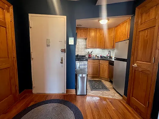 Rented by Compass | media 9