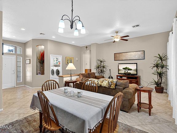 4th image of 3044 S WESLEY Circle