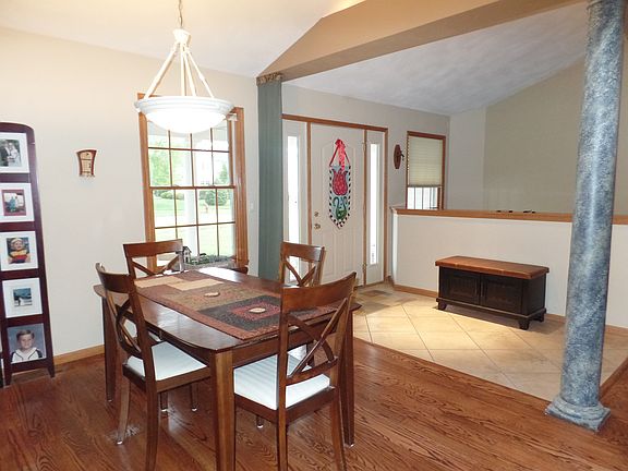 Main Entry and Dining Area