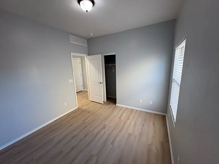 1366 E Linda Dr — Photo 11
