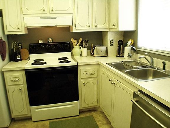3rd image of 3845 Lake Bayshore Dr
