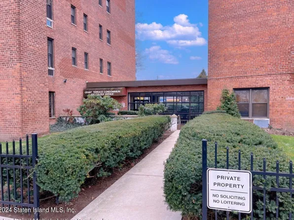 100 Colfax Ave APT 3F, Staten Island, NY 10306