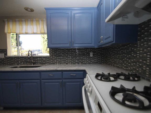 5th image of 1625 Amador Ln