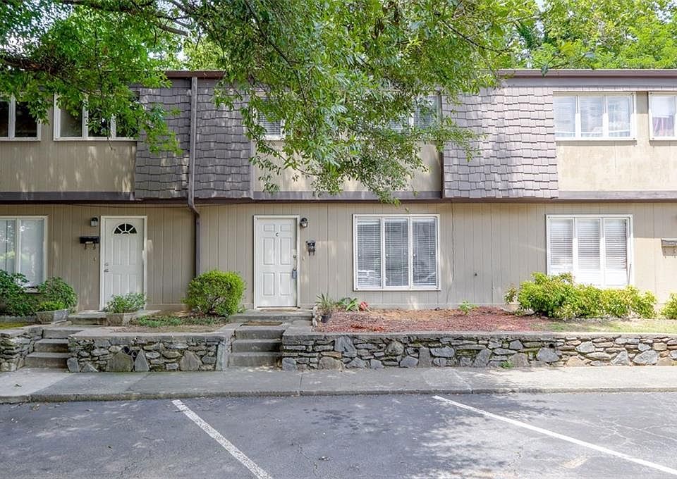 1st image of 1189 Ashborough Dr SE APT C