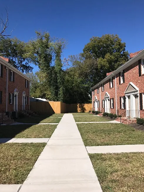 Commerce Street — Photo 3
