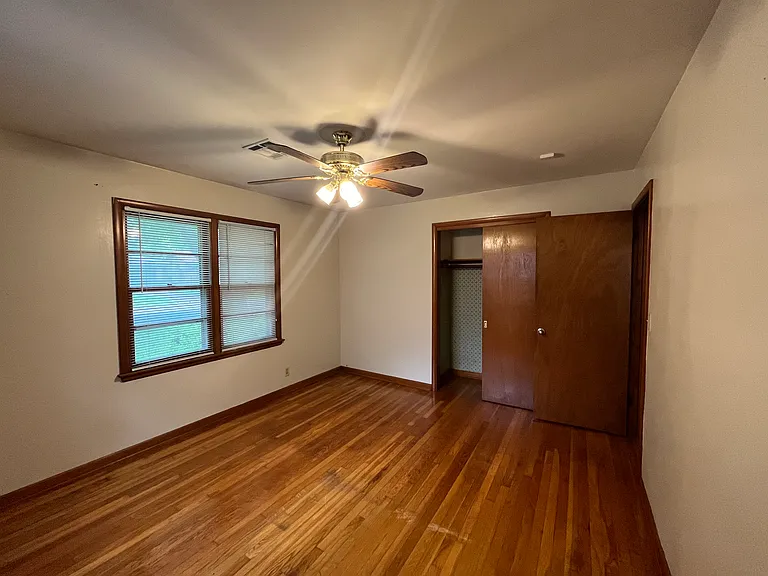 511 Fleetwood Dr — Photo 21