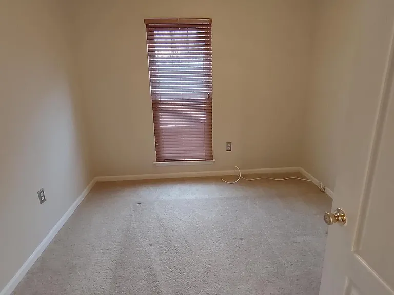 16604 Eastview Ter — Photo 21