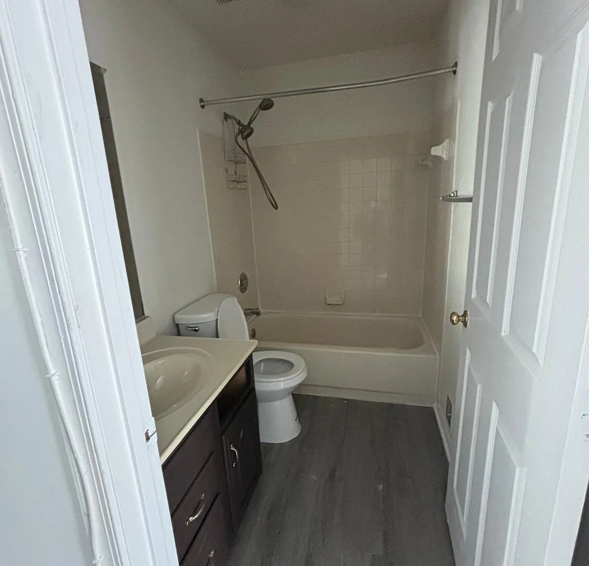 3 bed, 3.5 bath, 1800 sqft, $2,775 — Photo 4