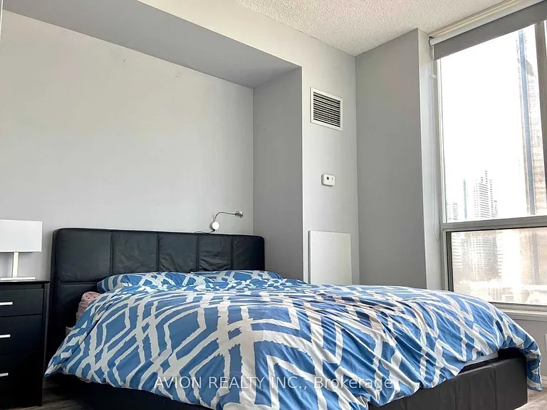 230 Queens Quay W #1526 — Photo 6
