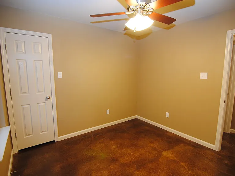 208 Kelso Rd — Photo 10