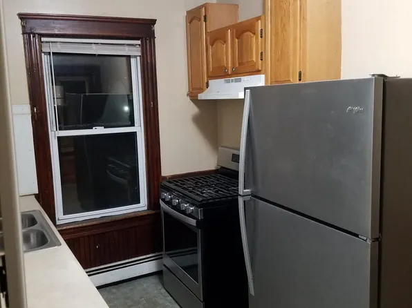 291 Rand St #3F, Central Falls, RI 02863