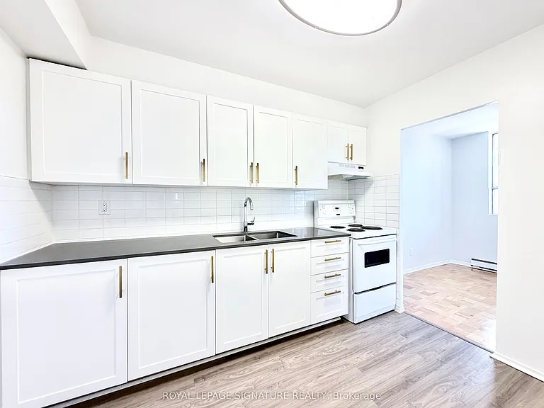 525 Eglinton Ave E #804 — Photo 8