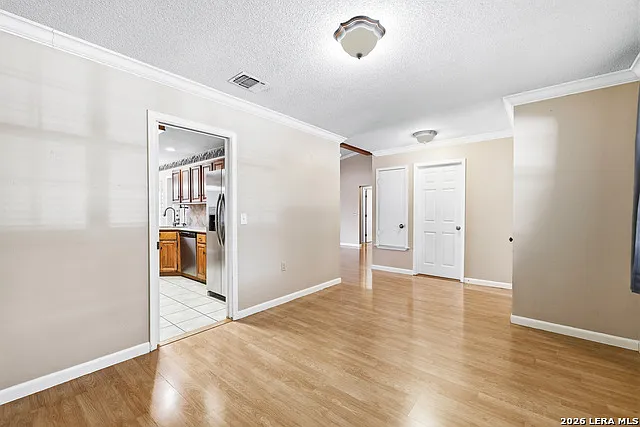 3 bed, 2.0 bath, 1754 sqft, $1,700 — Photo 4
