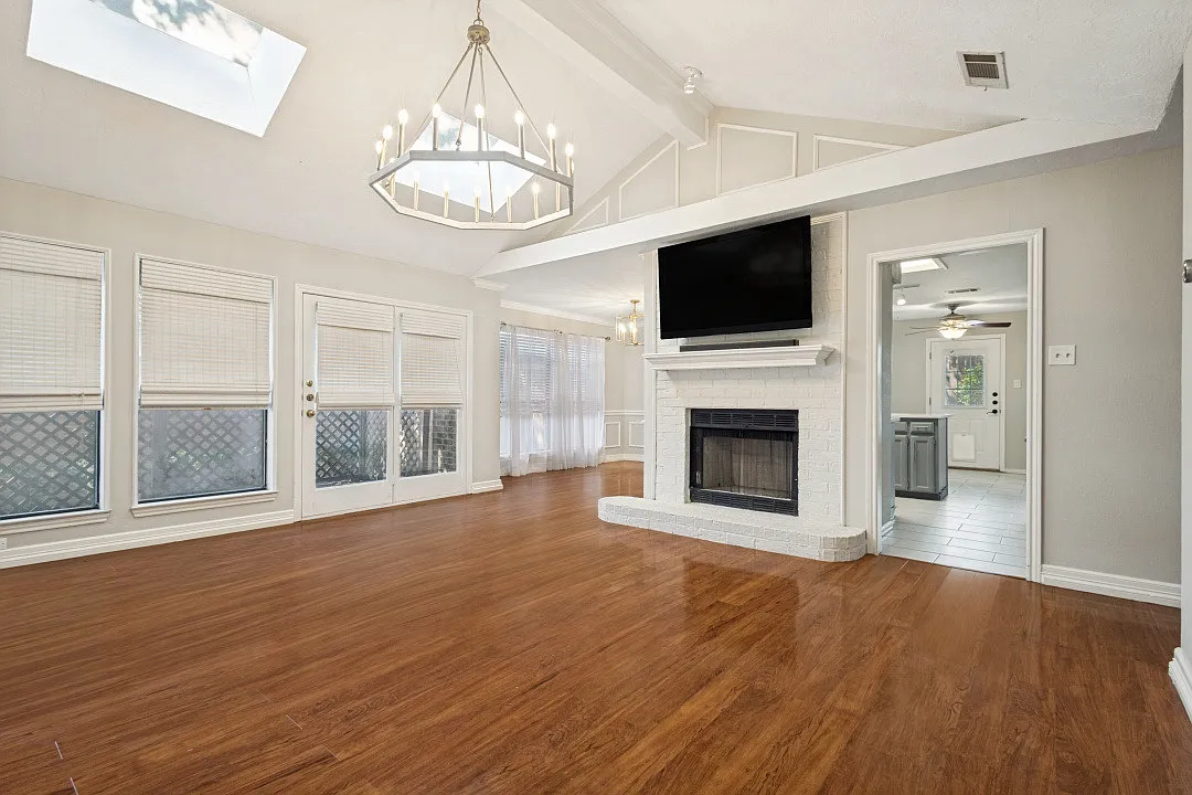 3 bed, 1800 sqft, $2,500 — Photo 3