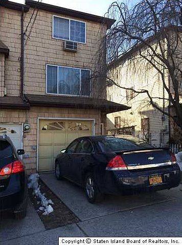 1st image of 136 Roosevelt Ave