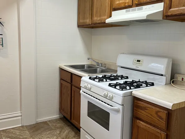 404 E 4th St, Sterling, IL 61081