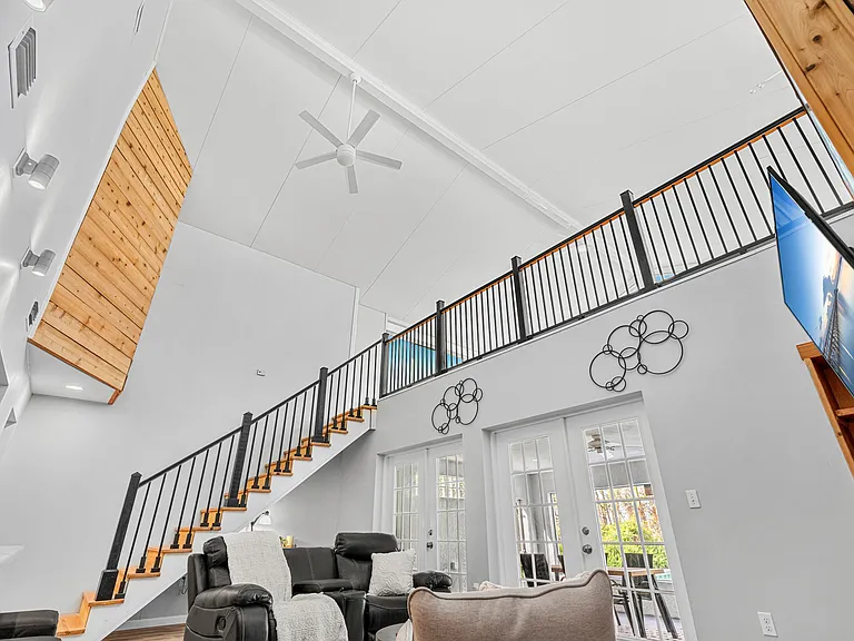 975 Oak St — Photo 20
