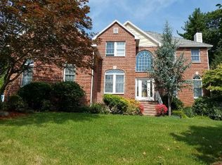 7 Homeland Cir, Saugus, MA 01906